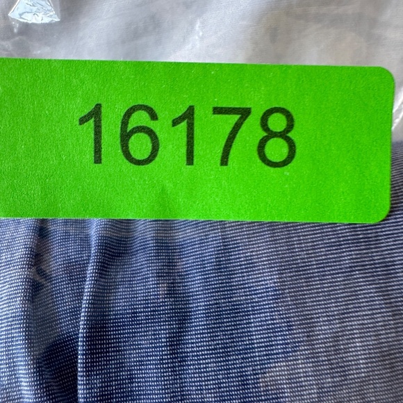 Izod Men's Performance Button‎ Down Long Sleeve Shirt Blue XL Flip Cuffs Stretch - Picture 16 of 16